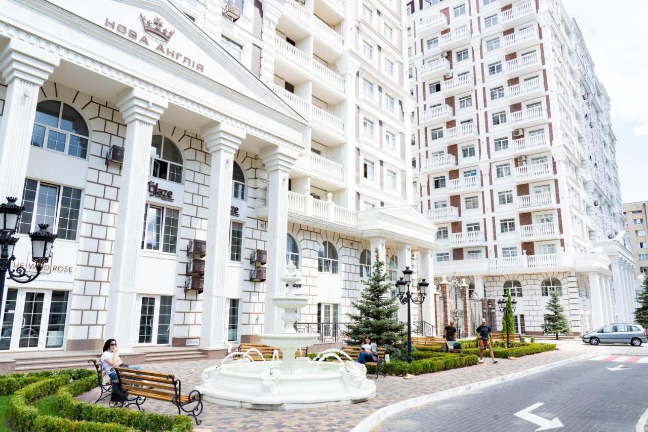 New England Deluxe Apartment キエフ エクステリア 写真